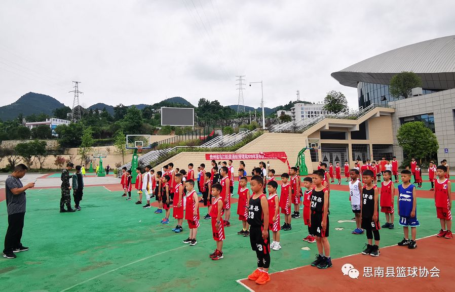 刻苦训练篮球时如何避免受伤的建议_2